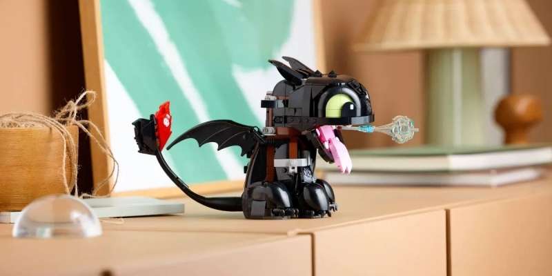 Lego выпустила набор с Беззубиком из «Как приручить дракона» — с подвижными частями тела